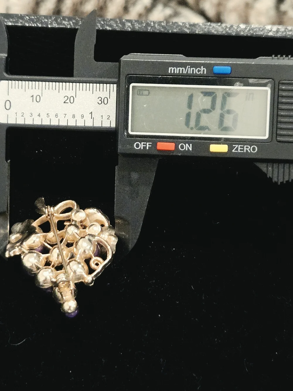 Vintage Gold-Tone Purple Grape Cluster Brooch - Vintag Women Jewelry